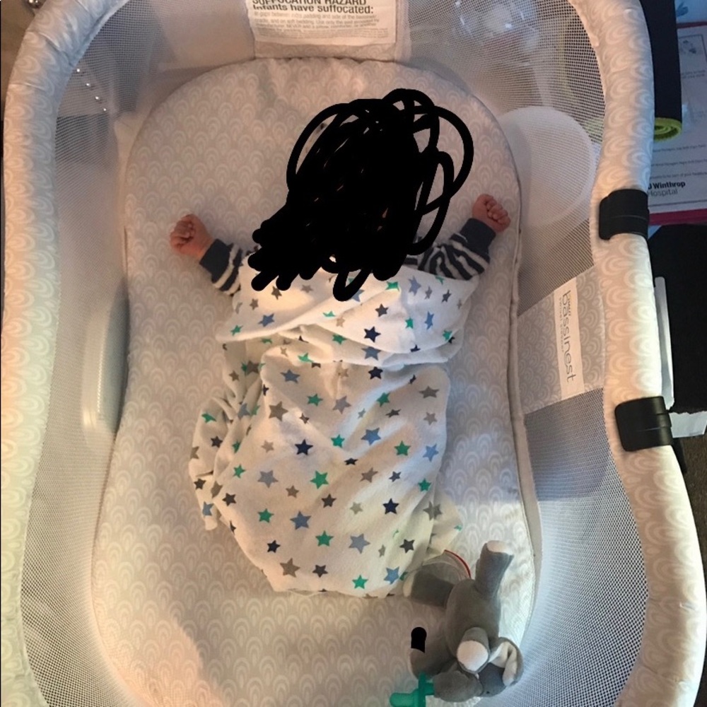 HALO Bassinet - Picture 2 of 2